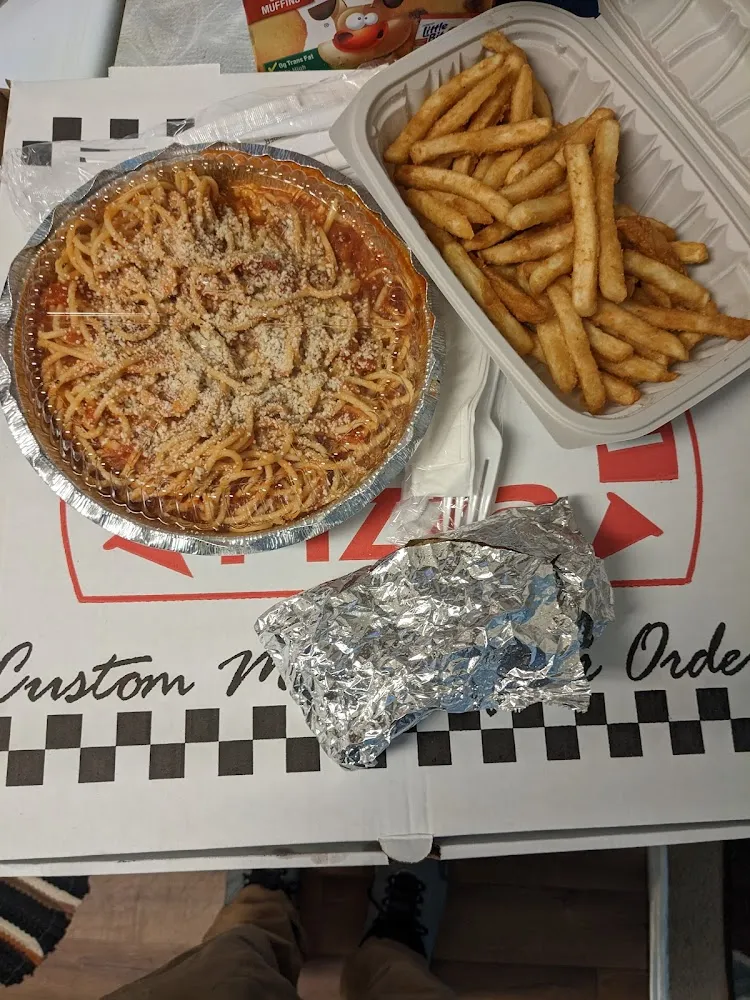 Spaghetti with Mariana Sauce and Fries